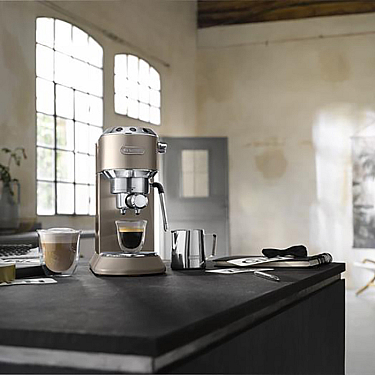 Qəhvə bişirən Delonghi EC885.BG